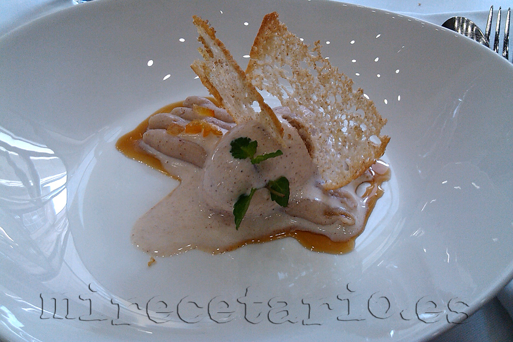 Gachas dulces, torreznos de pan fritos y helado de canela.