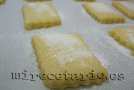 Cubrir con mucho azúcar