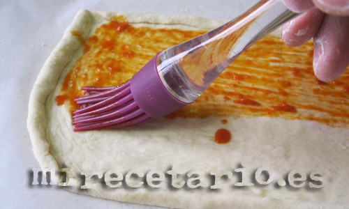 Pincelar con tomate frito