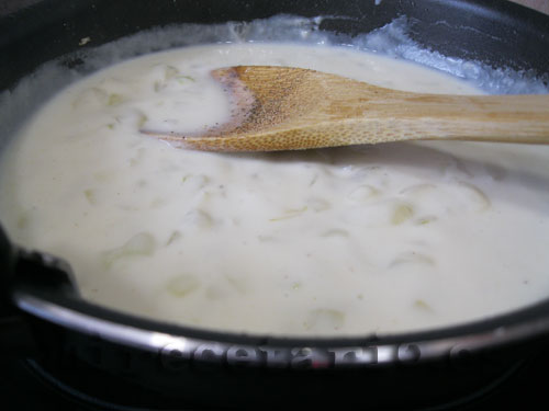 La salsa base, bechamel La salsa base, bechamel
