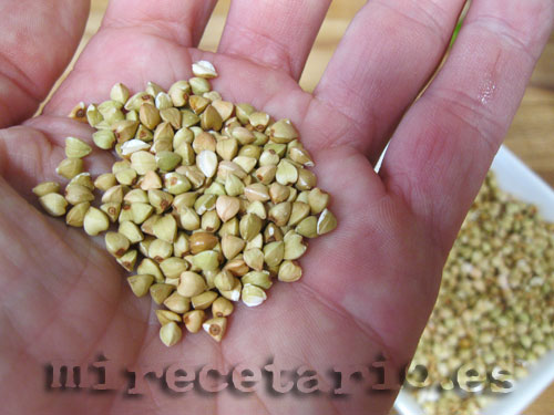 Detalle del grano de trigo sarraceno Detalle del grano de trigo sarraceno