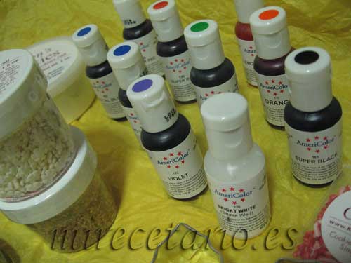 Preparando la Navidad, materiales para hacer galletas decoradas
