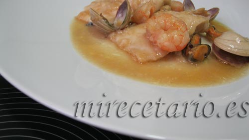 Merluza en Salsa con algo más