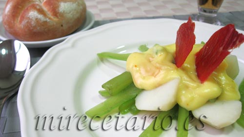 Borraja con Bechamel al Azafrán y Crujiente de Jamón