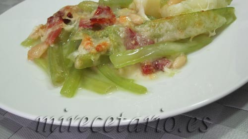 Borraja Gratinada con Jamón y Piñones