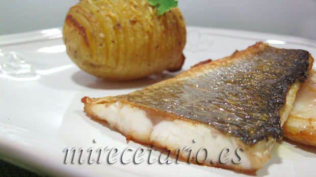 Lubina Crujiente con Patatas Hasselback