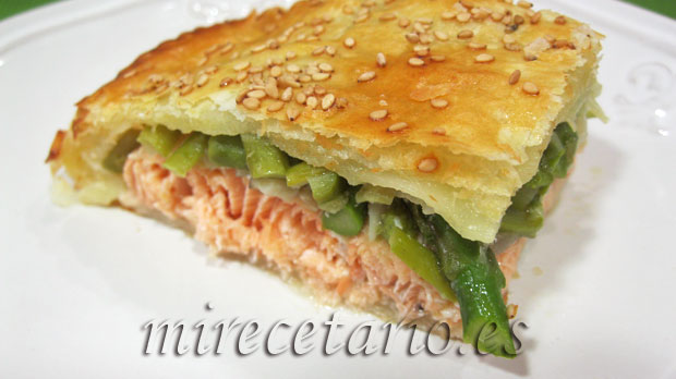 Hojaldre relleno de salmón fresco