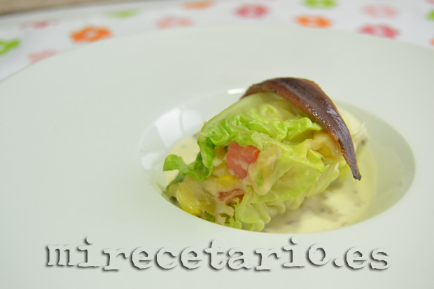 Canelones de lechuga sobre salsa de anchoas