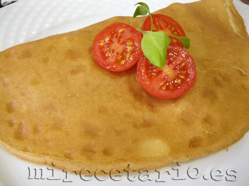 Crepe de pollo con salsa rosa
