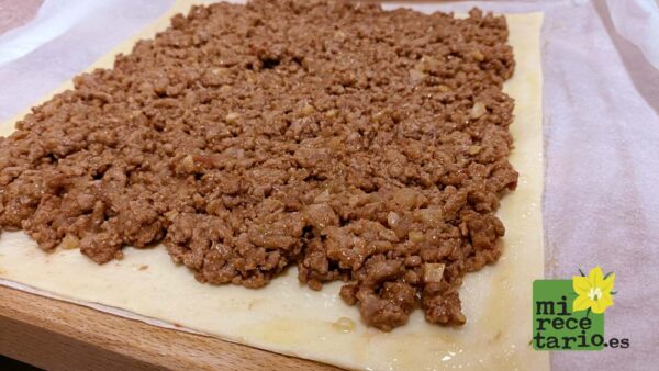 El hojaldre y su relleno de carne picada